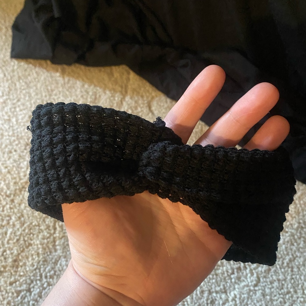 Black Knotted Head Band